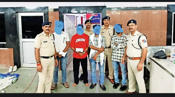पवन एक्सप्रेस में फ़र्जी तत्काल टिकट का भंडाफोड़, चार गिरफ्तार।