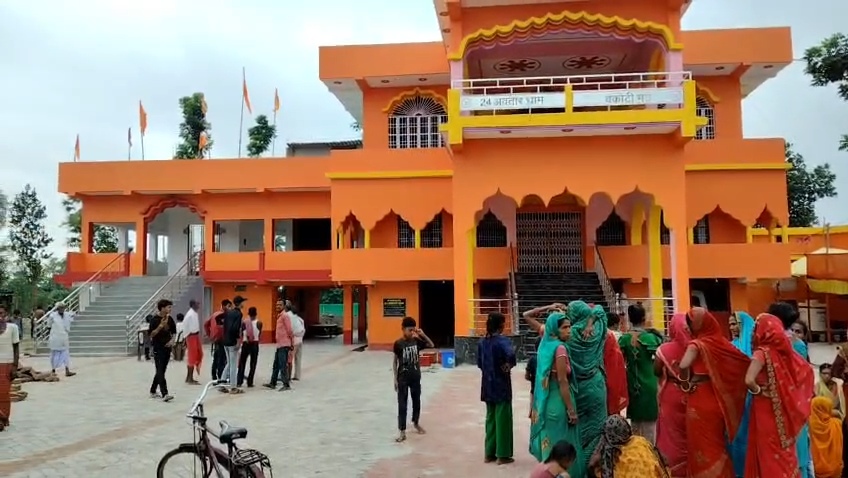 समस्तीपुर के चाकोठी मठ में 200 वर्ष पुरानी अष्टधातु के राम , लक्ष्मण और सीता की मूर्ति की चोरी I लगभग डेढ़ करोड़ की बताई जा रही है मूर्तियां I 